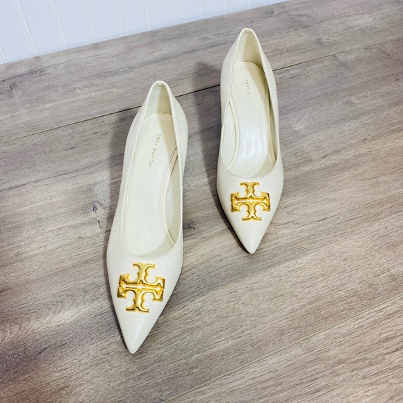Use woman Tory Burch Eleanor Pointed Toe Pump shoe size 8M
No box - Picture 10 of 12